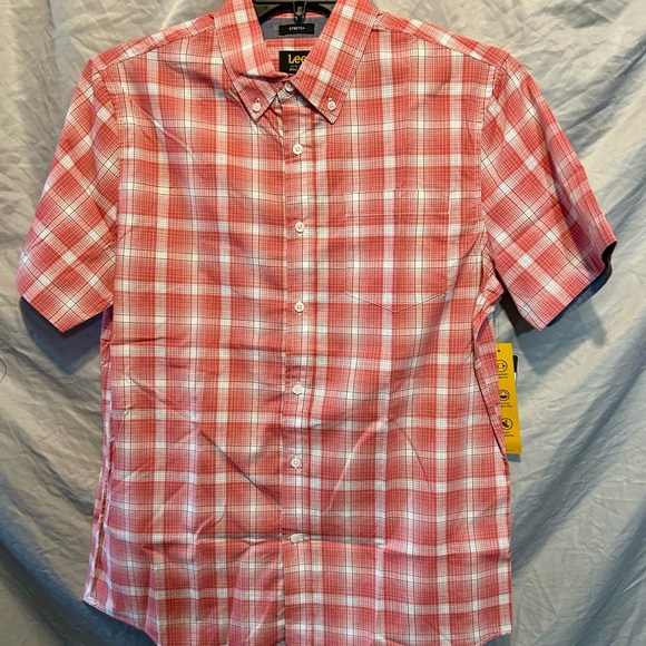 Lee Men's Red and White Plaid Button-Down Shirt - Picture 1 of 2